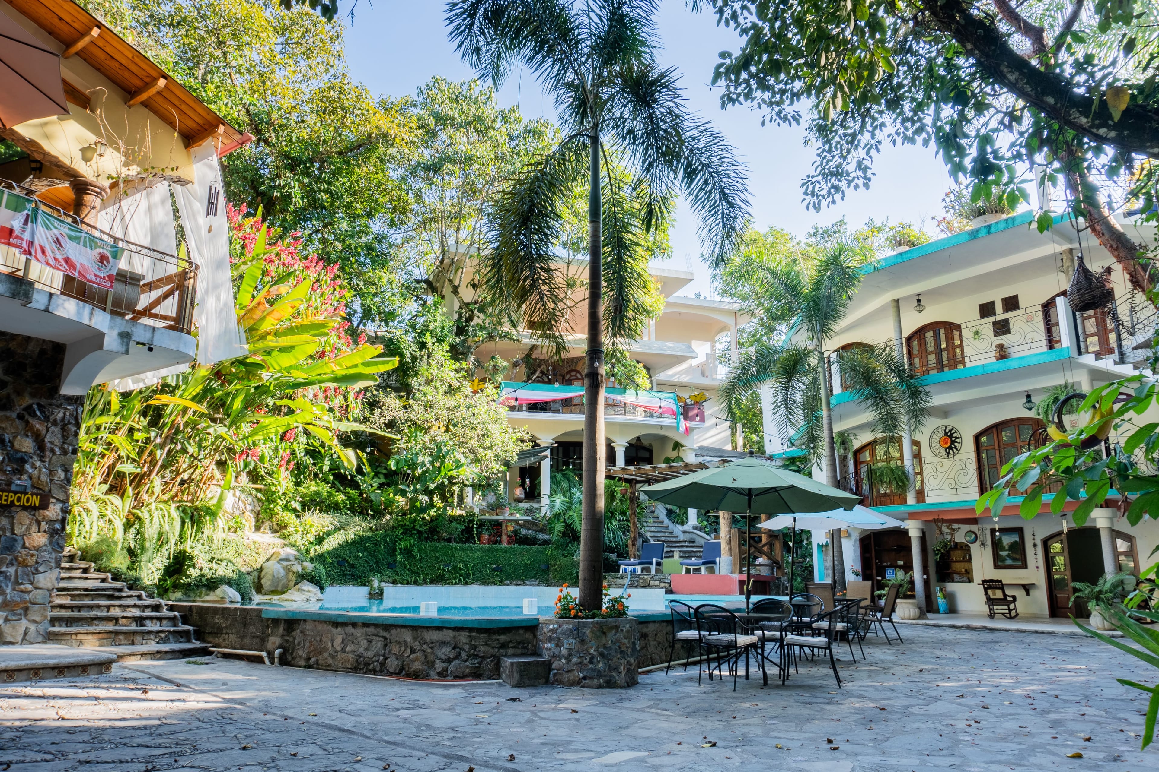 Jardín tropical del Hotel Paraíso Encantado — bodas y eventos en Xilitla